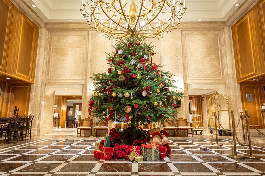 ホテルニューグランドのクリスマスツリー（画像は2022年の様子）。