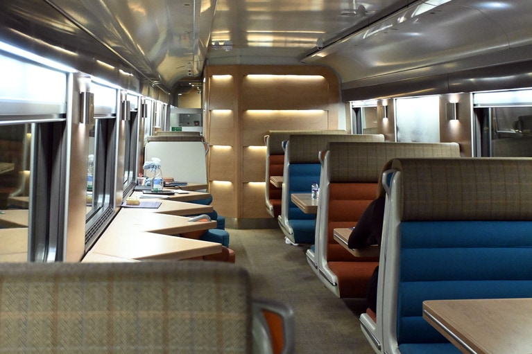 クラブ・エンスイート・ルームは、ラウンジ的存在のクラブカーへのアクセスも可能です。