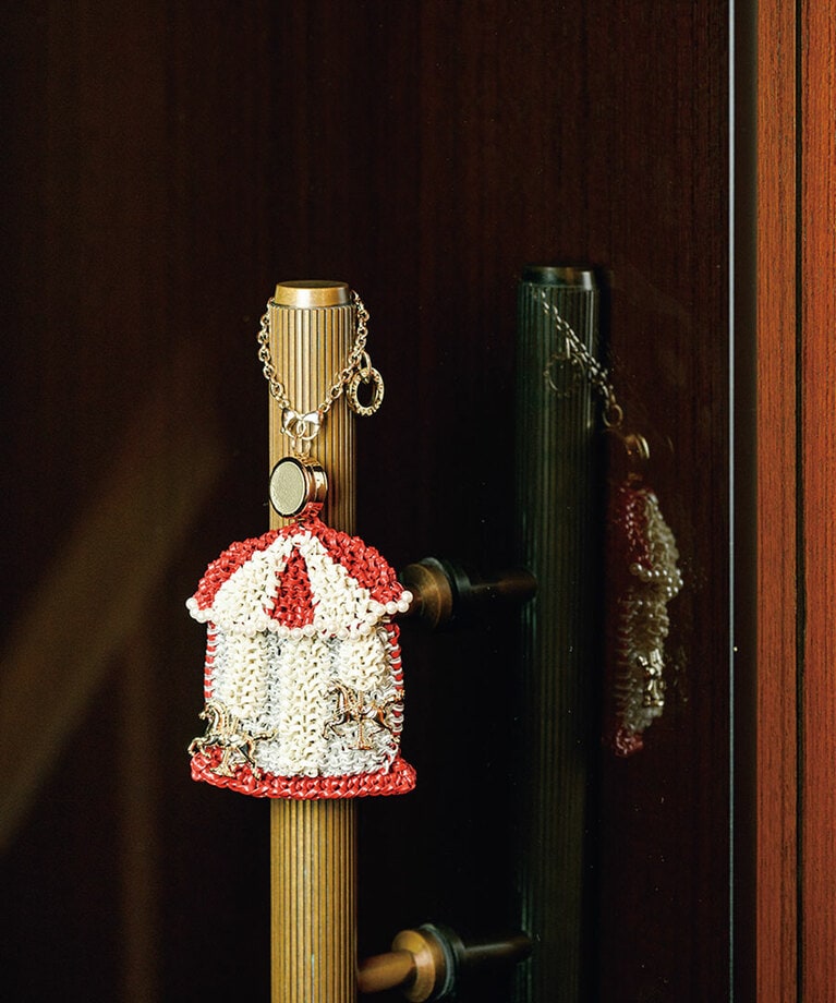 クリスマス ACC/メリーゴーランド 8×10cm 28,600円／ANTEPRIMA