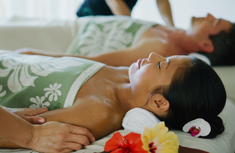 スイートにいながら、カップルでスパの施術を受けることが可能。