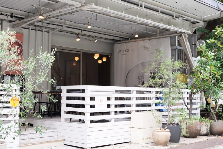 テラス席はドッグフレンドリー。