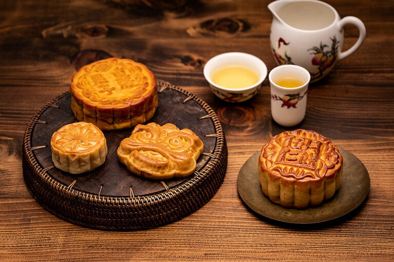 月餅は大事な人とシェアして食べるもの。