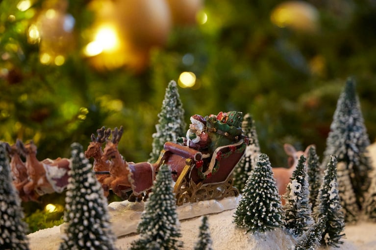 小高い丘にサンタさんを発見！