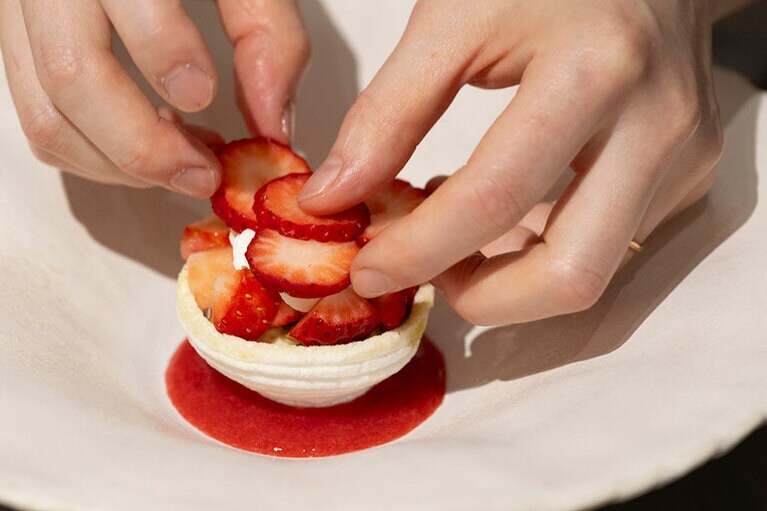 イチゴは切り方も変えて。