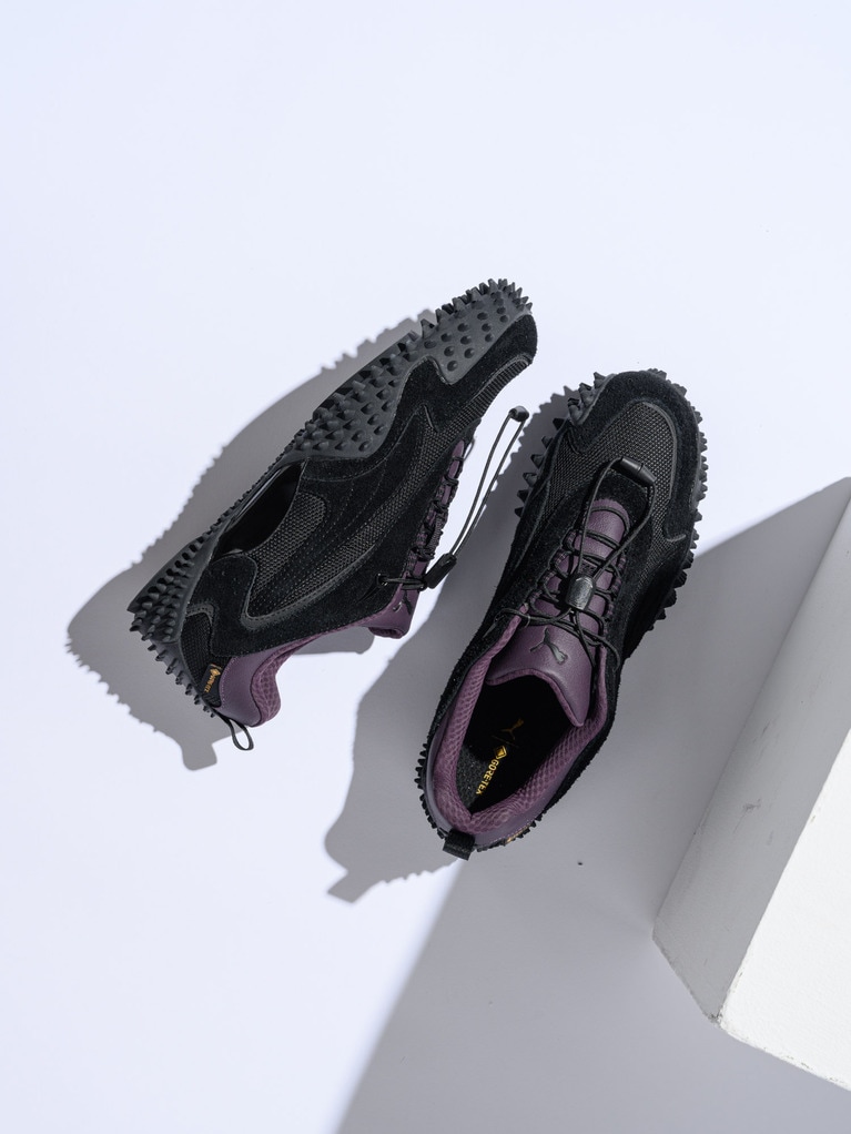 PUMA “モストロ XC ゴアテックス スニーカー”／27,500円。