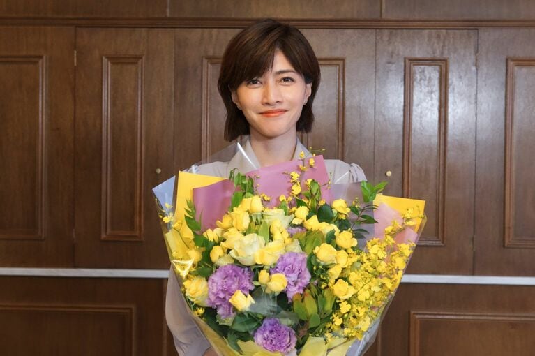 2023年、8年ぶりのショートカットに（WOWOWドラマ『フィクサー』Xより）