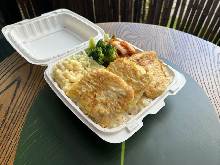 フィッシュジュンのプレート（18.95ドル）。写真提供：Me BBQ。