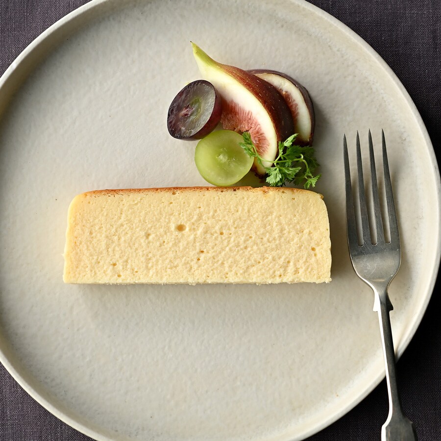 「特製 焼チーズケーキ」610g 3,974円(2023年1月より 4,298円)。冷蔵。