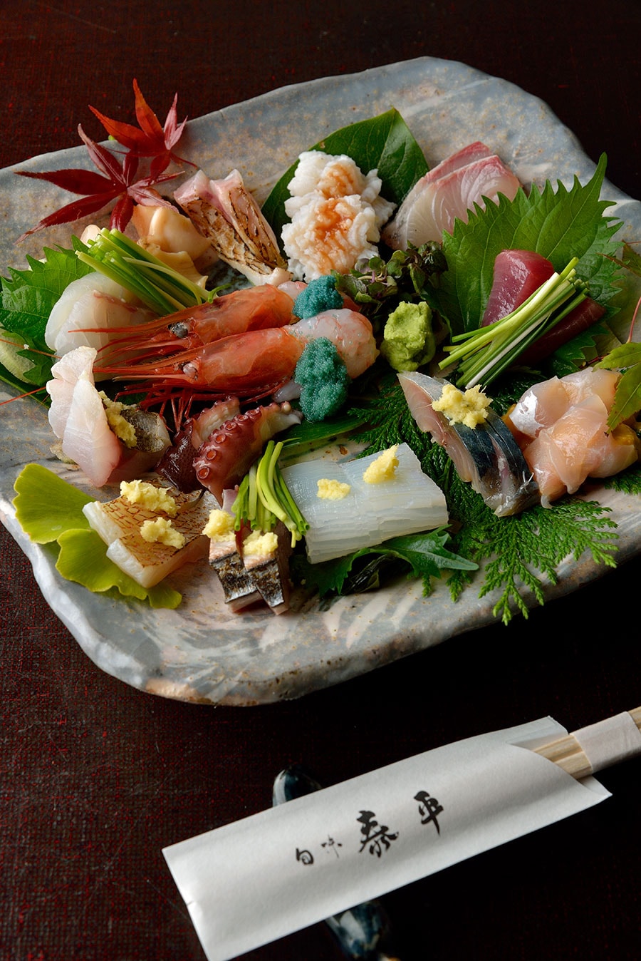 小鯛、鯖、蛸、甘海老……、福井の海の豊かさが詰まった「刺身盛り合わせ(2人前)」7,000円(時価)