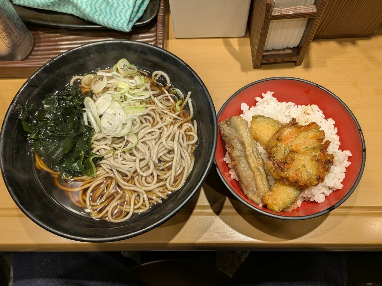 「ミニ天ぷら三種天丼セット」680円