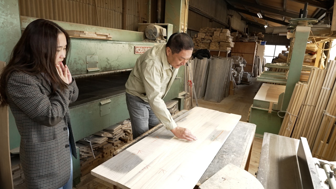 1枚の板でできているように見えるほど、継ぎ目の見えない美しい仕上がりに。