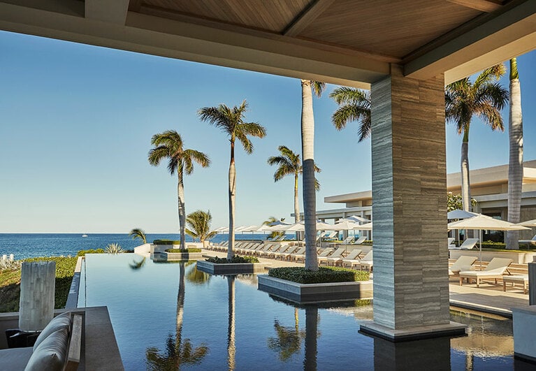 「フォーシーズンズ リゾート アンド レジデンス アンギラ」からは、近くの島へ日帰りで行くこともできる。