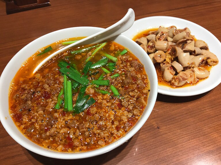 名古屋発祥で、本国の台湾にはないという台湾ラーメンと子袋。