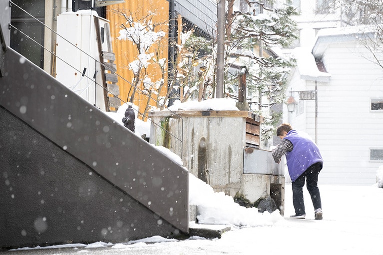 村の人たちは麻釜をはじめとした豊かな温泉の恵みとともに生活をしている。