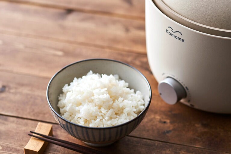 上部の鍋は熱伝導率が高く、蓄熱製・保温性に優れた肉厚のアルミダイキャスト製。