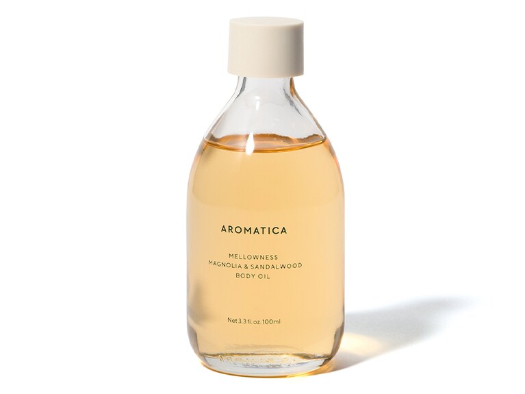肌にも地球にも優しい、韓国の人気ヴィーガンコスメブランドが贈るボディオイル。アロマティカ メロウネス ボディオイル マグノリア&サンダルウッド 100mL 2,970円。