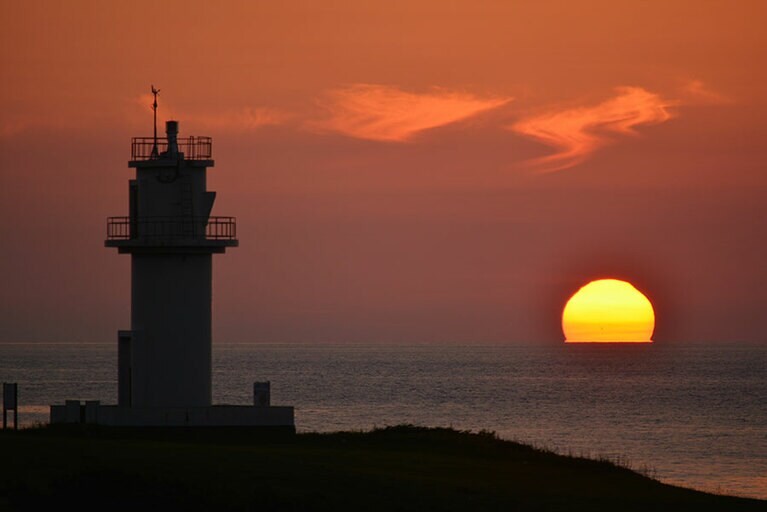 対馬瀬灯台夕日。