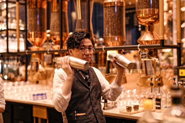 カクテルコンペティションで世界2位の実力を持つバーテンダーの石村正樹氏。得意ジャンルはミクソロジー。