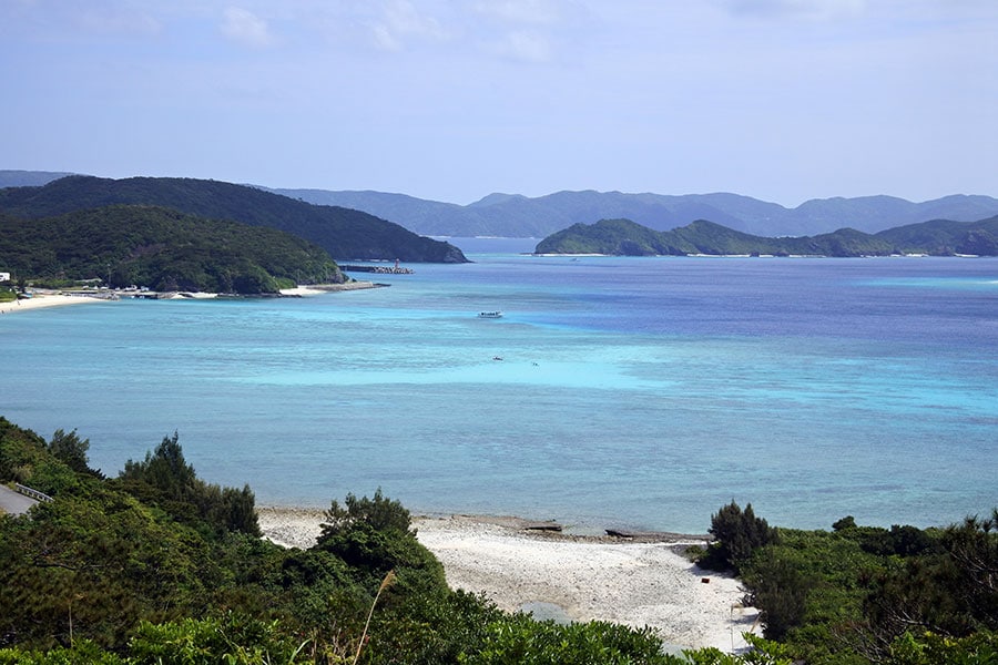 島々が折り重なる景観が美しい慶良間諸島。