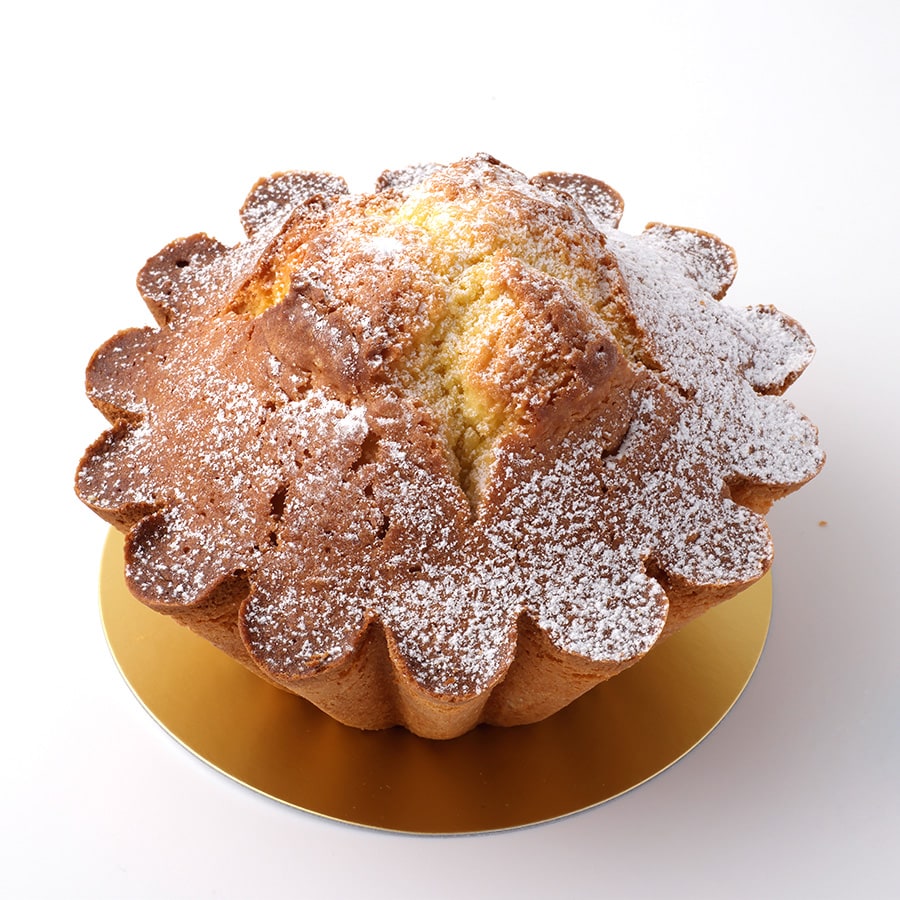 トゥルト・ピレネー 2,250円。ピレネー山脈周辺地域でつくられる、パスティス(アニスリキュール)が香るバターケーキ。
