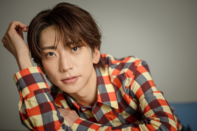 IMP.鈴木大河の“推し肌ケア”は朝晩のミルククレンジング。内側から