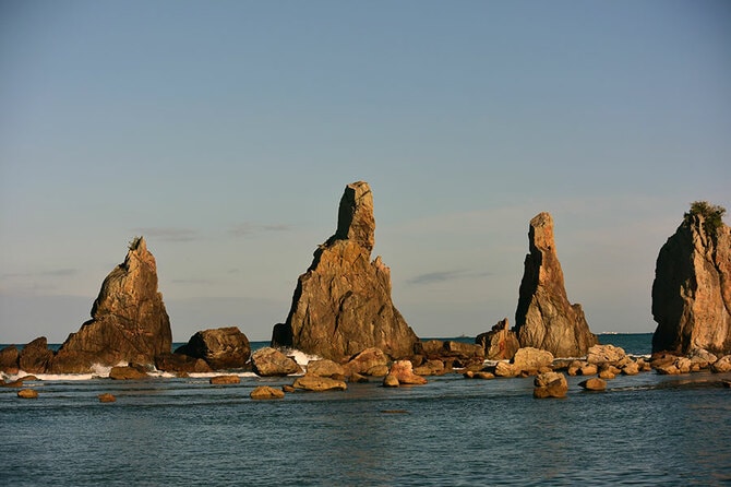 和歌山県・紀伊半島【串本】の海には “世界で最北”のサンゴ群落がある？ 映画『溺れるナイフ』のロケ地にも | 古関千恵子の世界極楽ビーチ百景