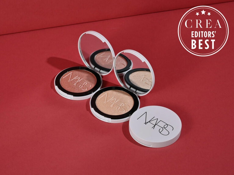 NARS ライトリフレクティング ルミナイジングパウダー（右から：03959、03960）各6,050円／NARS JAPAN