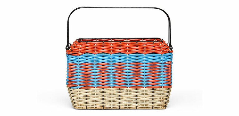 バスケット(H20cm×W30cm×D10cm ハンドル10cm)23,000円／マルニ(マルニ フラワー カフェ)