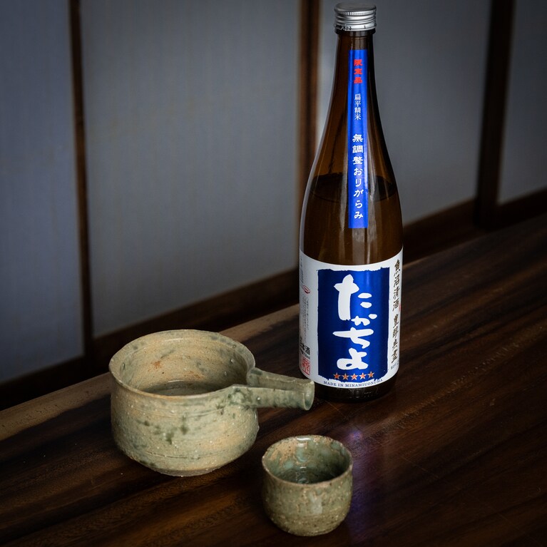 合わせたのは、厚みのある果実味とほどよい酸がある上品な飲み口の日本酒。地元、高千代酒造の「豊醇無盡たかちよ おりがらみ 壱火入れ 青」です。