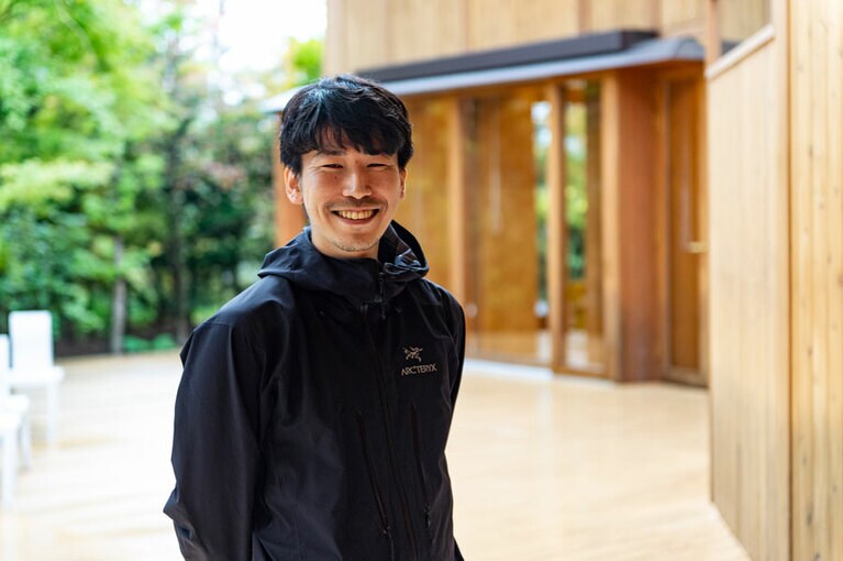 ロンドン留学後、坂氏に憧れて事務所へ入った佐野氏。