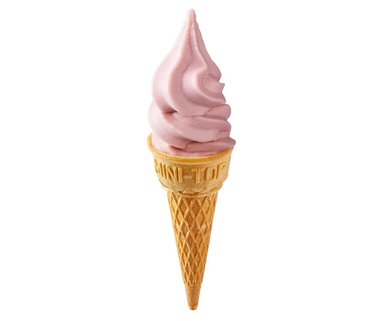 あまおういちごソフトクリーム 120円。IKEA原宿、IKEA渋谷を除く全国のイケアストアで提供。