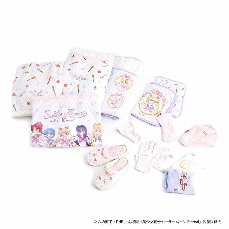 3COINSと劇場版『美少女戦士セーラームーンEternal』のコラボグッズ。