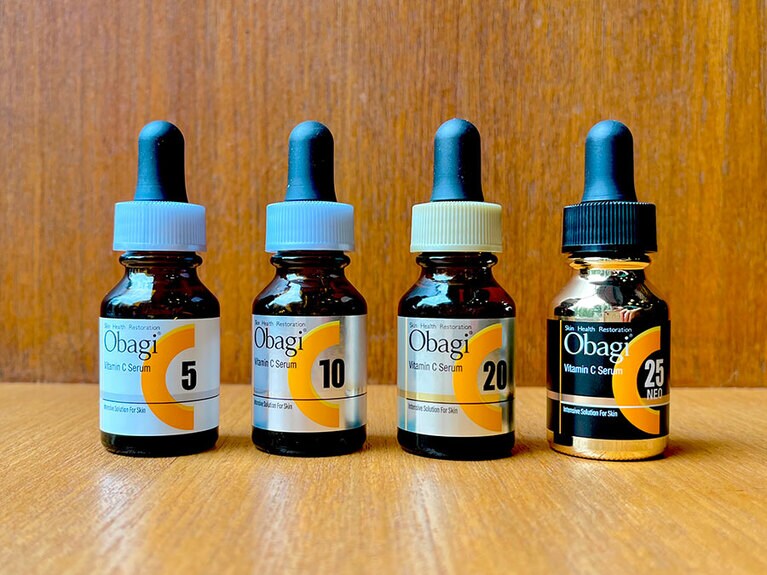 左から、オバジC5セラム 12mL 3,300円、C10セラム 12mL 4,400円（他に 26mL 7,700円）、C20セラム 15mL 8,800円、オバジC25セラム ネオ 12mL 11,000円／ロート製薬