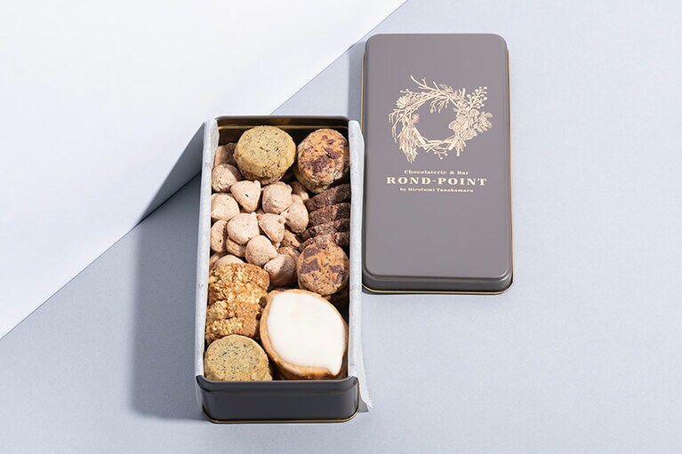 「クッキー缶」3,132円。