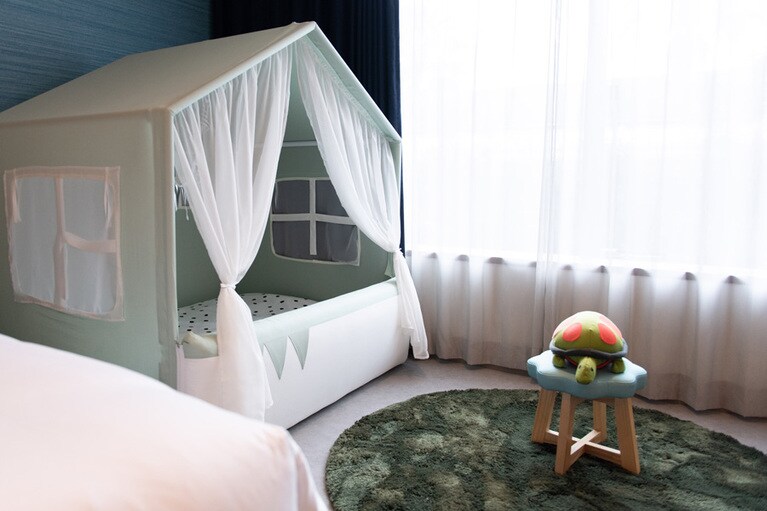 キッズが喜ぶこと間違いなしのテントやぬいぐるみなどが。