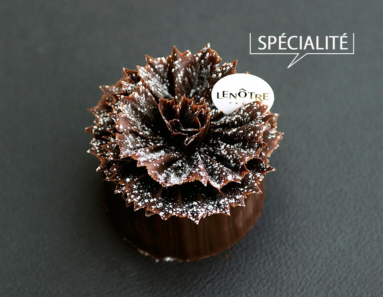 フイユ・ドトンヌ 864円(税込)。賞味・消費期限：当日。／ルノートル 銀座三越店