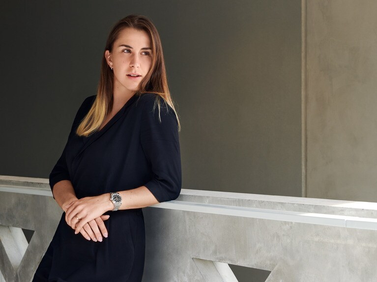 東京オリンピックの金メダリスト、ベリンダ・ベンチッチは、昨年第一子を出産。新たな境地でウィンブルドンに挑む。©Rolex/Thomas Laisné