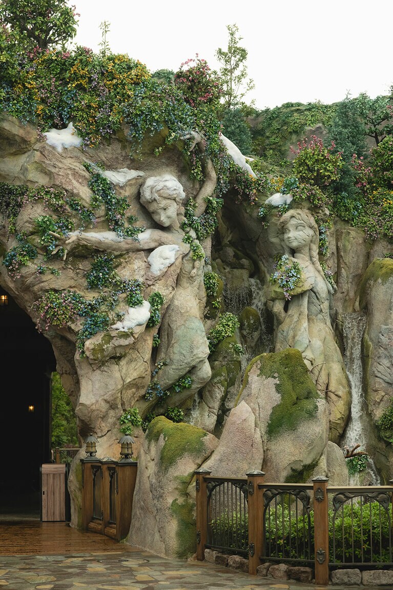 ファンタジースプリングスのロックワーク