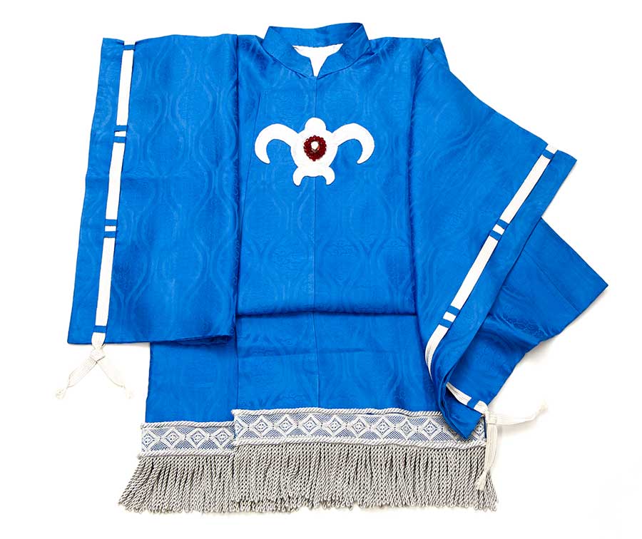 歌舞伎の衣裳には、色や素材、デザインを文字で表した名前がつけられる。ナウシカのこの衣裳は「王蟲色堅地狩衣四天」。
