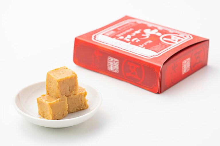 五木屋本舗「山うにとうふ 唐がらし味」648円(100g)／熊本県