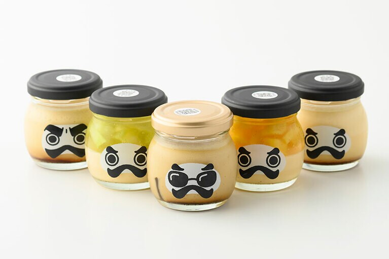 永平寺だるまぷりん「ぷりん」左から：がんこだるまぷりん(がんこぷれーん) 390円、メロン 480円、こくとう(わらび餅入れ) 450円、マンゴー 450円、ぷれーん 390円(各80g)※メロンとこくとうは6～8月限定／福井県