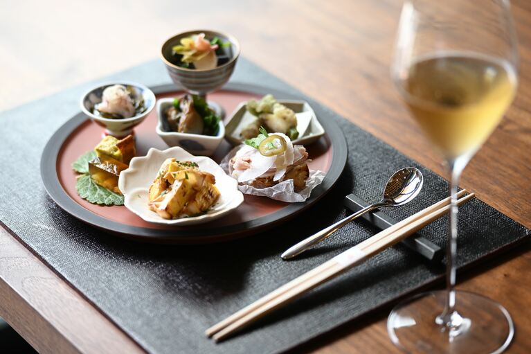 少量で色々な味を楽しみたい女性やお年寄りから喜ばれていると言います。