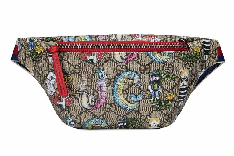 ベルトバッグ 44,000円。幅25×高さ14×マチ3cm。