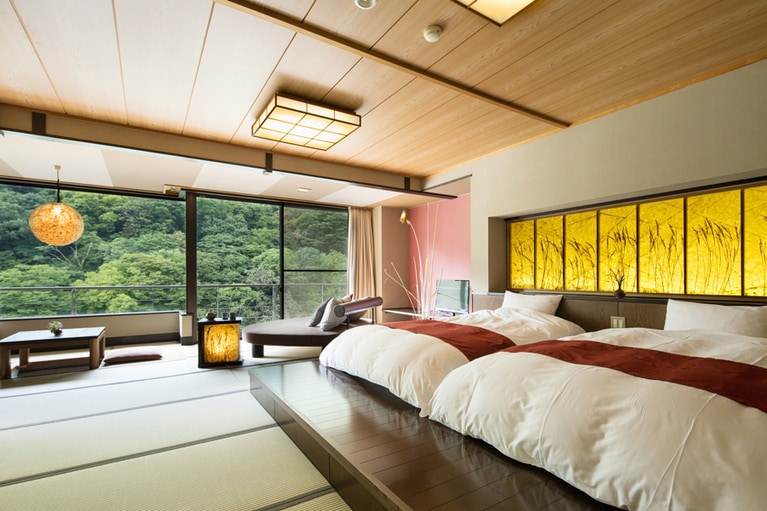 ご当地部屋「野州麻紙の間」渓流和室。