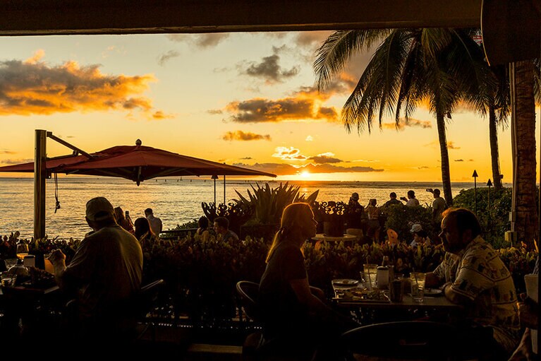 「ラムファイヤー」。沈む夕日が幻想的。