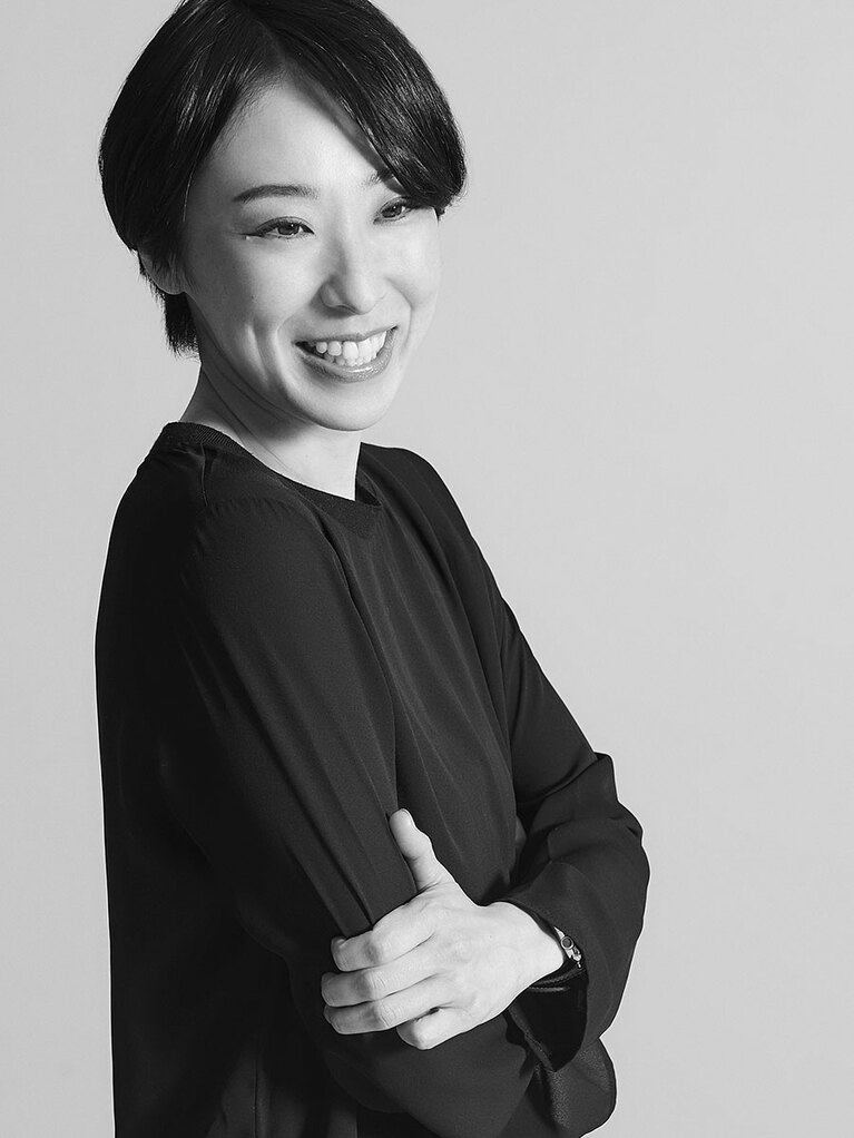 RMK メイクアップアーティスト・佐々木理さん ©RMK