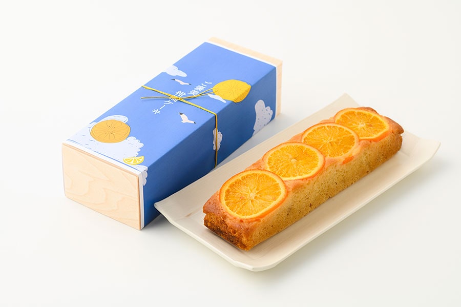 ご褒美 柑橘ケーキ 各1,620円(1棹)。