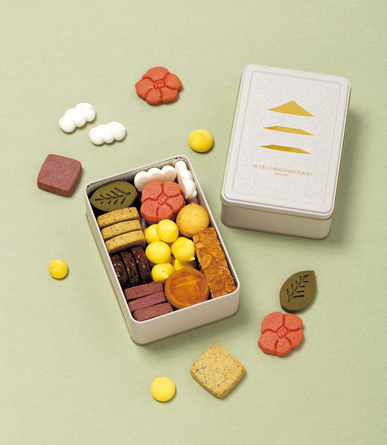 ホテル椿山荘東京　東京雲海と七つの季節のクッキー缶 6,500円/通信販売可