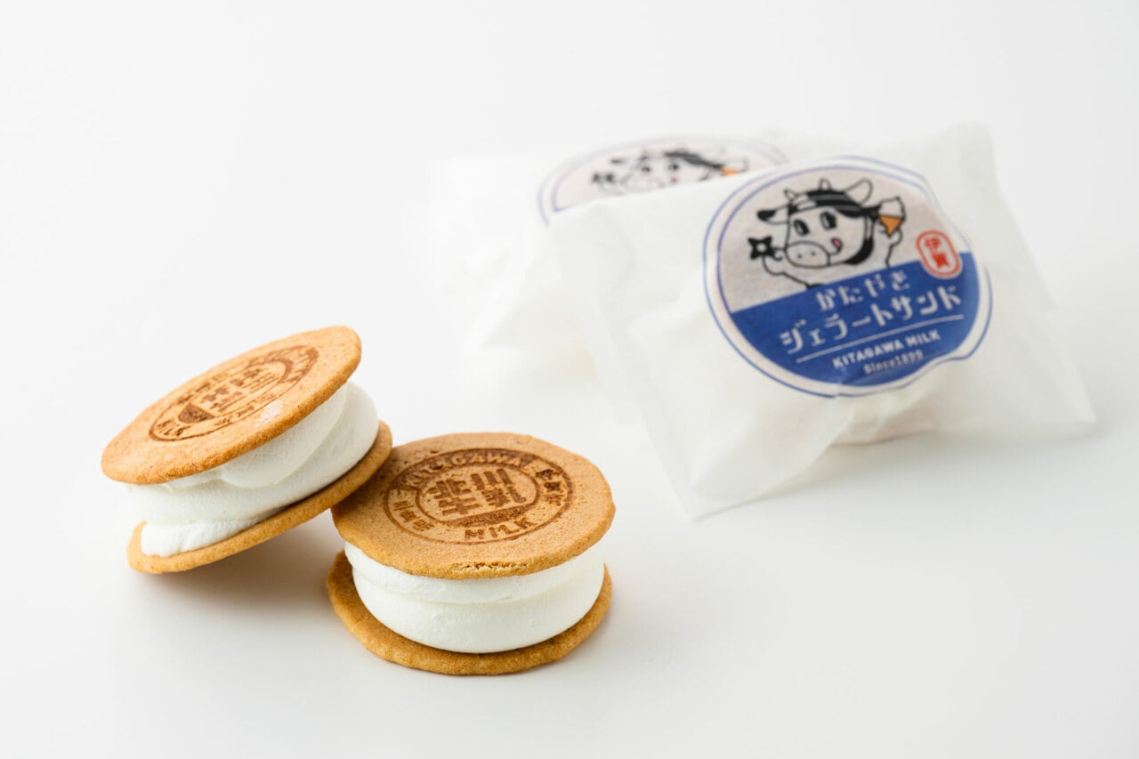 かたやきジェラートサンド 各500円／北川牛乳店