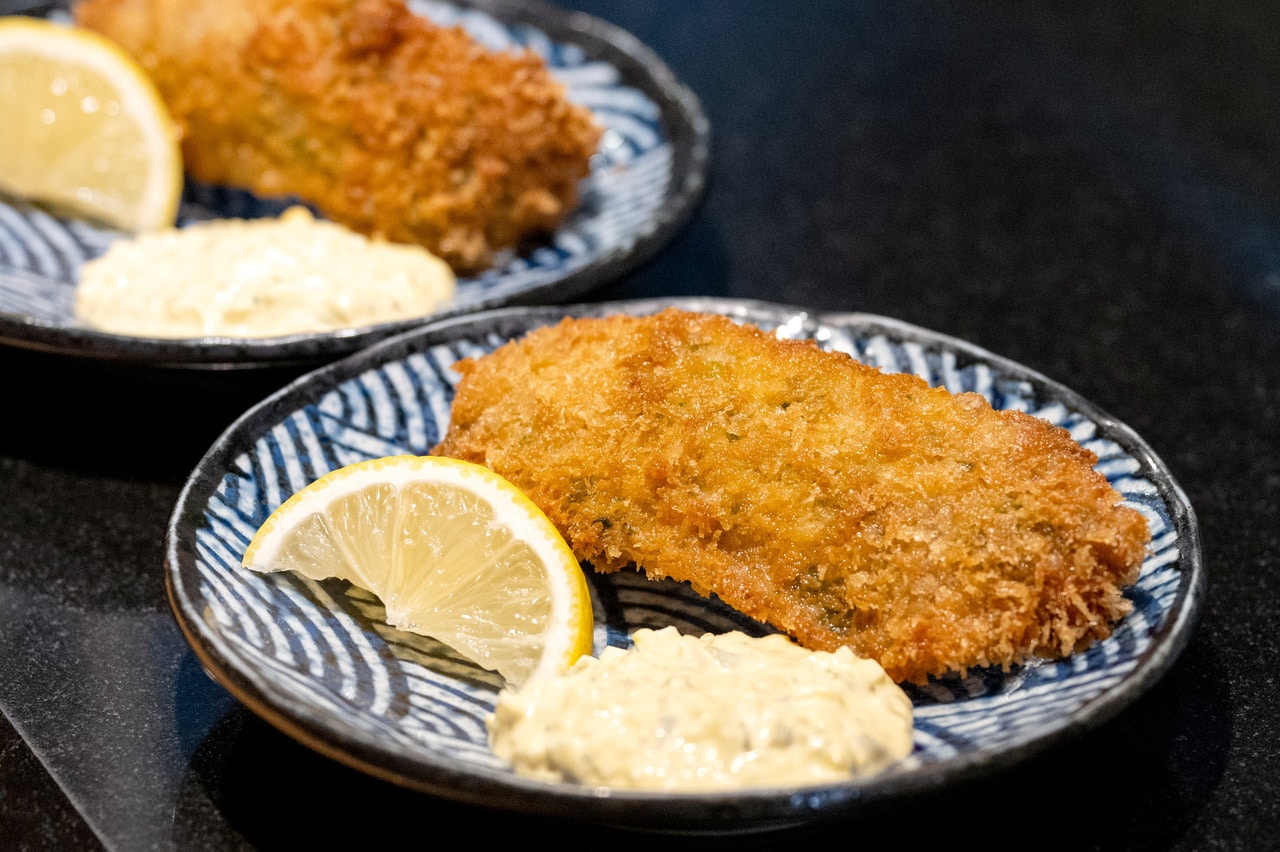 揚げたての鯵フライも見逃せない！